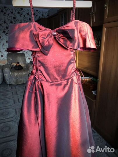 Платье для девочки праздничное