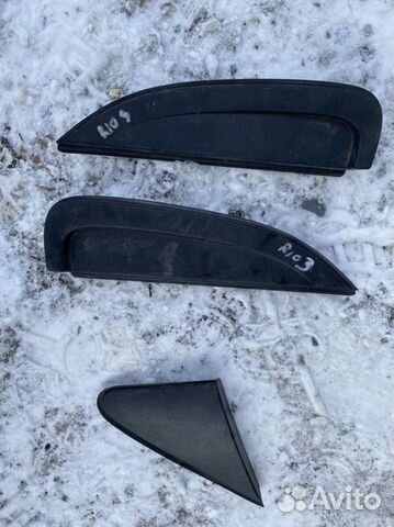 Уголок зеркала наружный правый Kia Rio 3