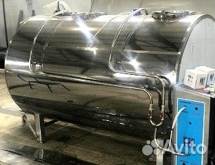 Танк охладитель молока закрытого типа 1000л г565