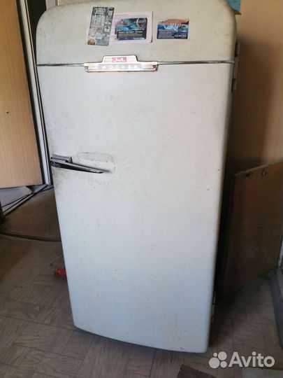 Холодильник ЗИЛ москва бу