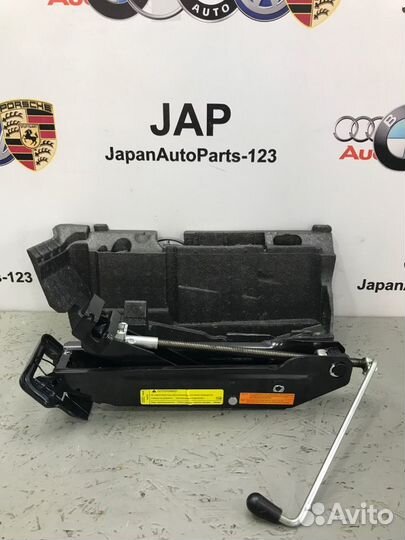 Ящик для инструментов Audi Q5 8R cncd 2013