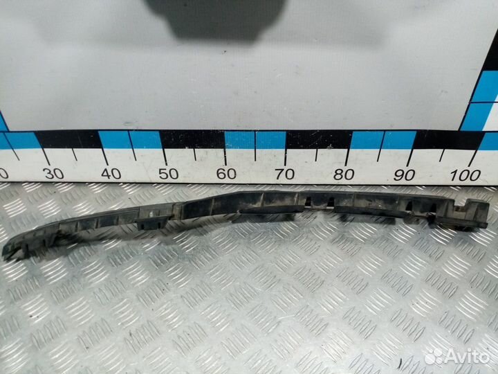 Б/У Кронштейн заднего бампера правый#001