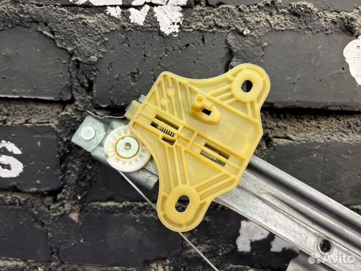 Стеклоподъемник задний правый Renault Kaptur