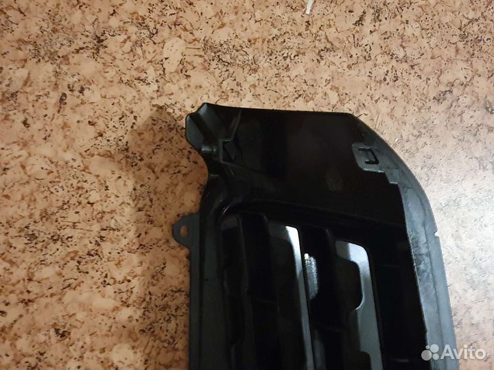 Решетка радиатора Toyota Kluger/Highlander, 2005