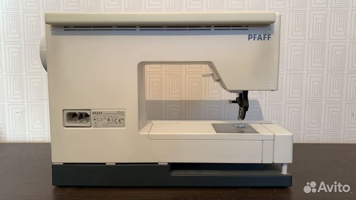 Швейная машинка pfaff select 1536