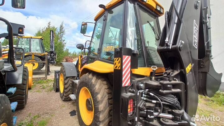 Экскаватор-погрузчик MST M544, 2023