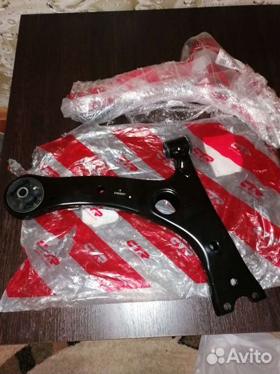 Рычаг передний Toyota Corola