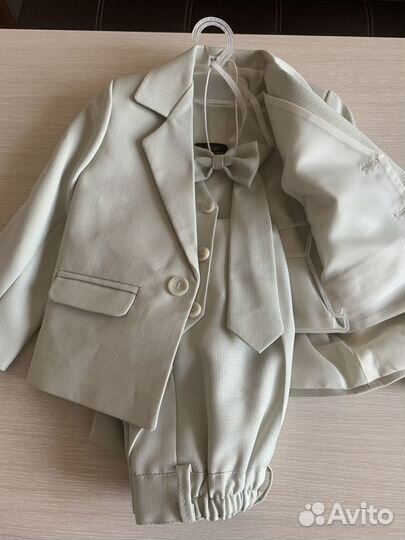 Продам новый детский костюм