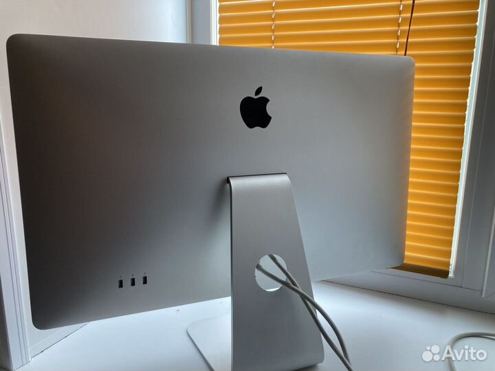 2k Apple Thunderbolt display