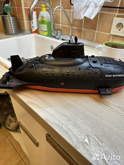 Большая лодка-игрушка