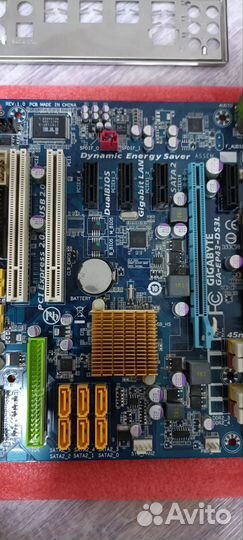 Материнская плата с процессором и памятью