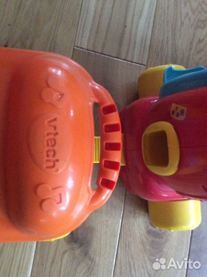 Веселый паровозик Развивающая игрушка каталка