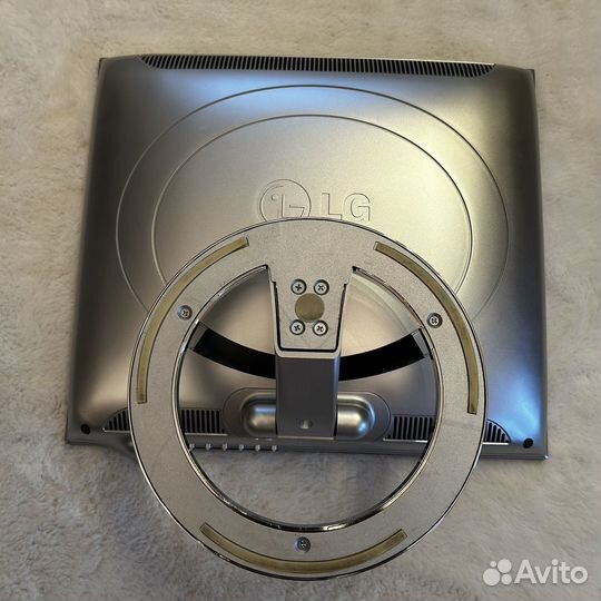 Монитор LG Flatron L1720B