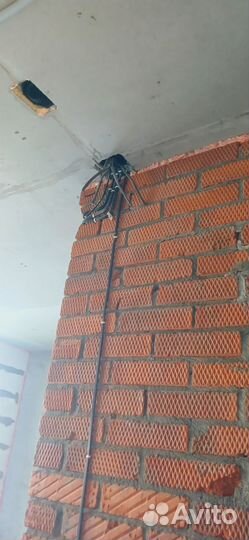 Работа электромонтажника объем