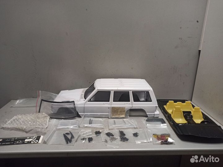 RC кузов jeep Cherokee 1:10
