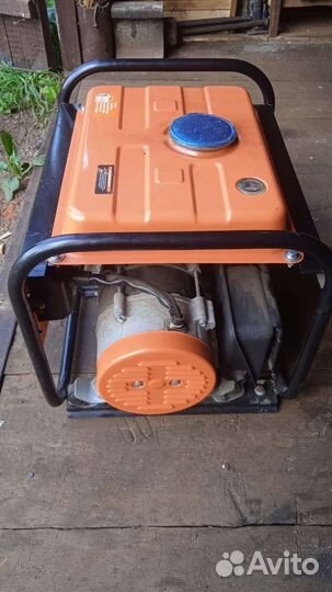 Бензиновый генератор