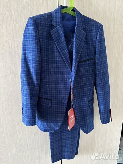 Костюм школьный