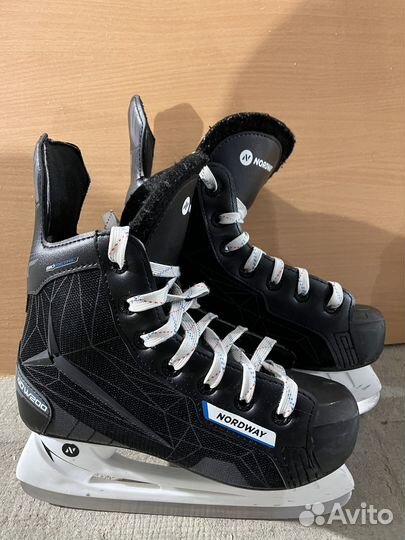 Продам детские коньки