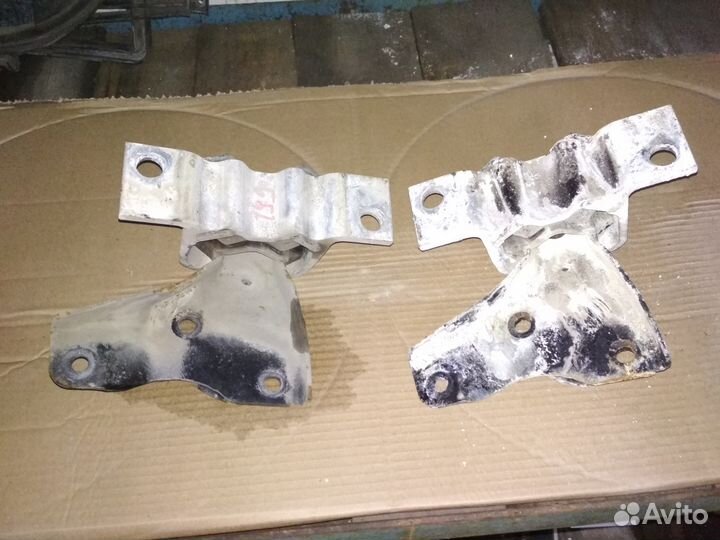 Опоры двс двигателя для Рено