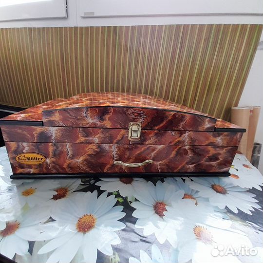 Набор столовых приборов на 12 персон