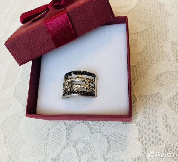 Серебряное кольцо с фианитами