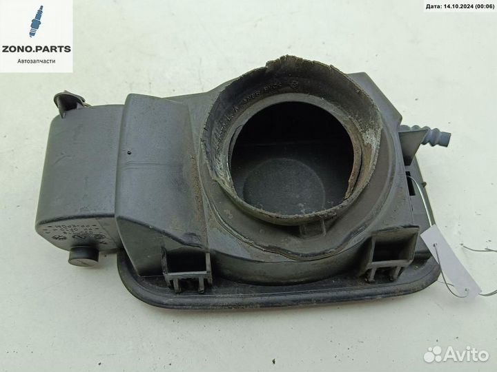 Лючок бака 2122599 на BMW 5 E60/E61 (2003-2010)