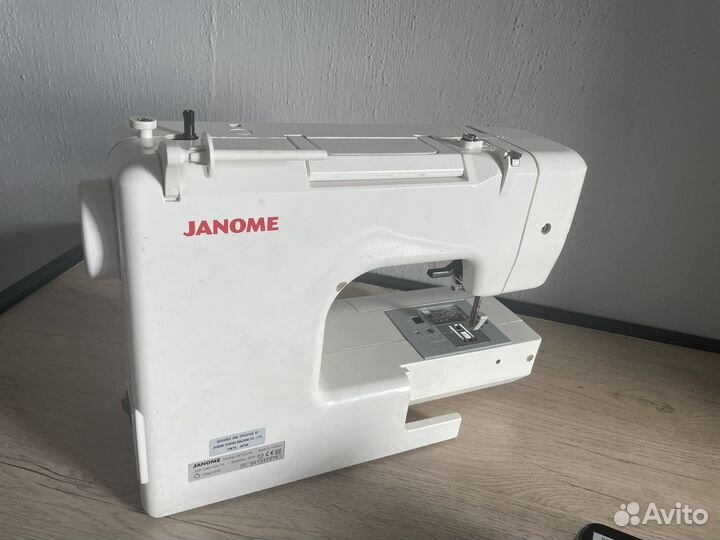 Швейная машинка janome MT2216
