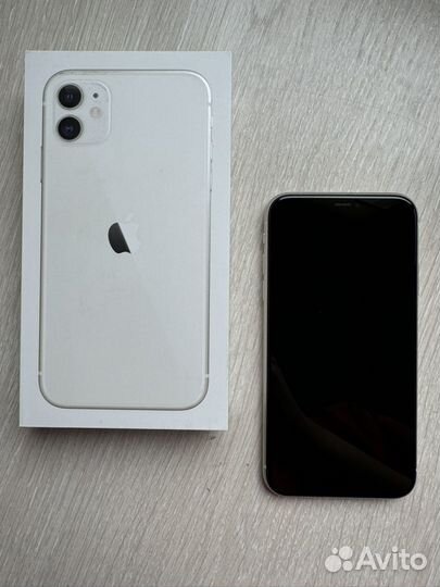 iPhone 11, 64 ГБ