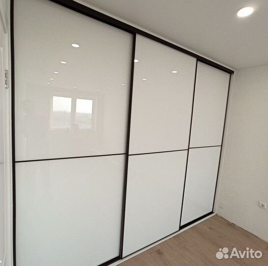 Современный шкаф купе