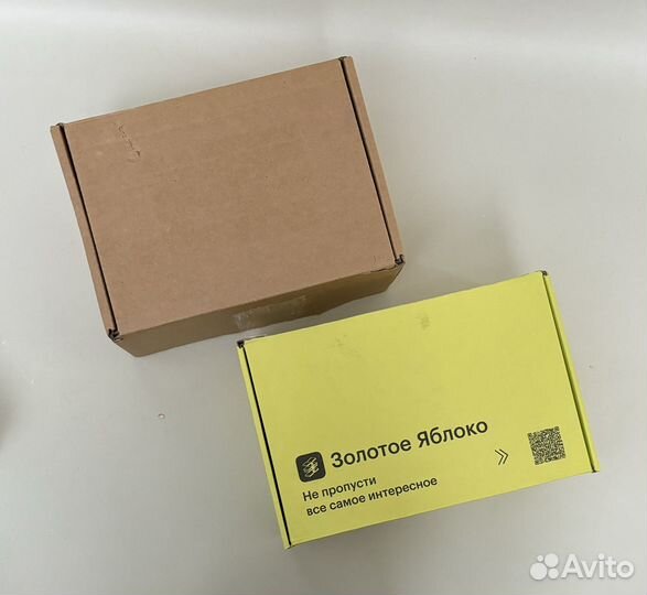 Коробки от Золотого Яблока