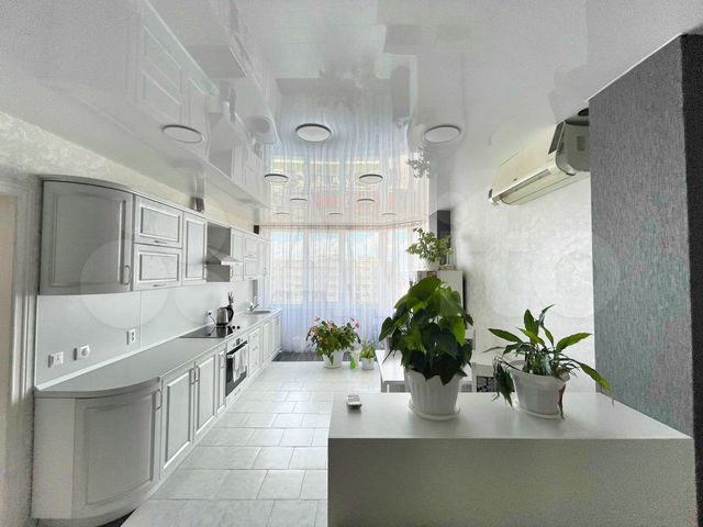 3-к. квартира, 74 м², 10/11 эт.