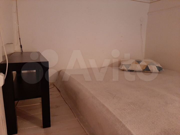 Комната 12 м² в 8-к., 2/4 эт.