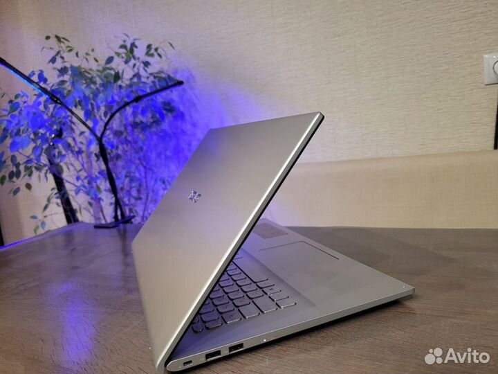 Продам отличный ноутбук Asus