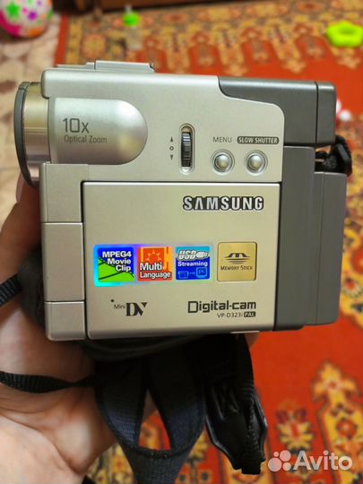 Цифровая видеокамера samsung
