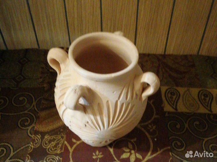 Глиняный кувшин