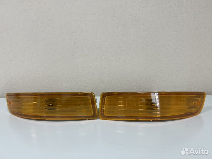 Поворители поворота в бампер Toyota Corona 190