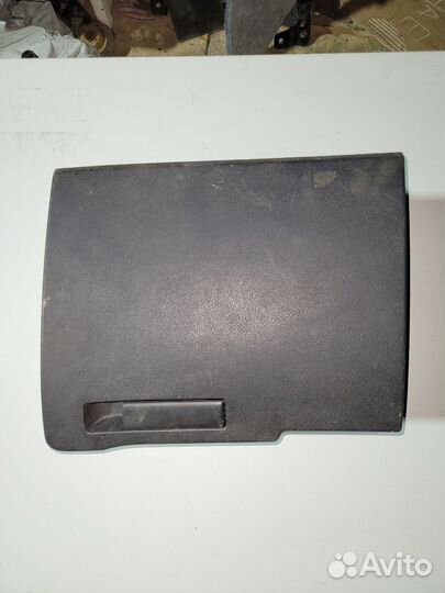 Бардачок Peugeot 3008