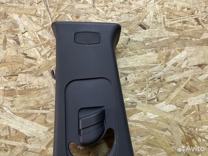 Обшивка стойки средней левой Jetour Dashing