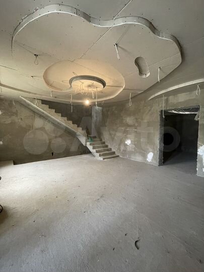 Дом 390 м² на участке 7 сот.