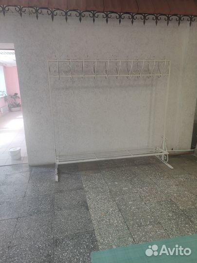 Вешалка кованая напольная