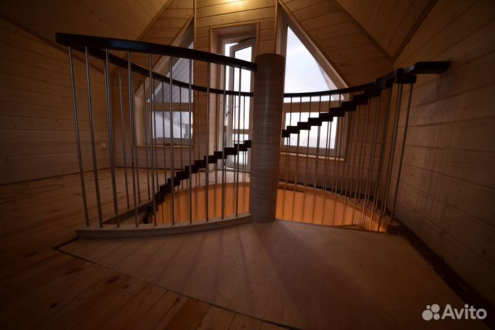 Лестница повортно забежная, под ключ