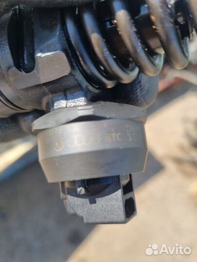 Насос-форсунка Volkswagen Transporter