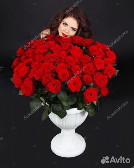 Розы в вазе 59 шт 70 см red naomy