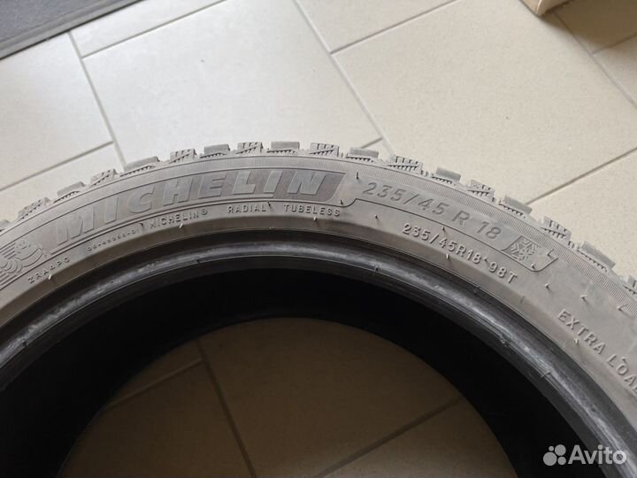 Michelin X-Ice North 4 235/45 R18