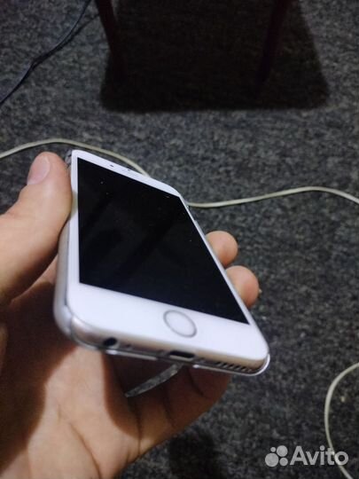 iPhone 6S, 64 ГБ