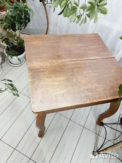 Старинный стол