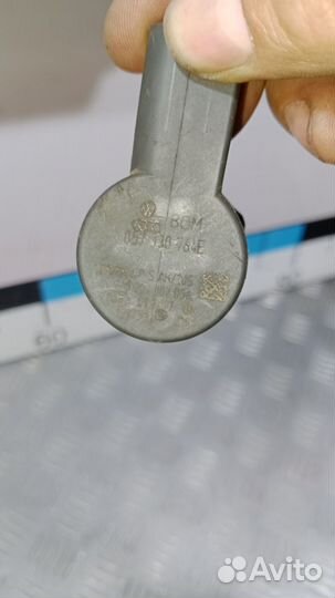 Б/У Регулятор давления топлива клапан VW Crafte