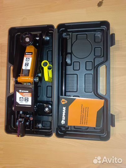 Домкрат гидравлический подкатной