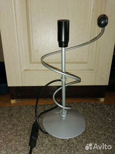 Лампа настольная