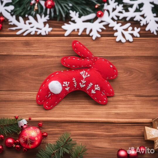 Новогодняя игрушка из фетра